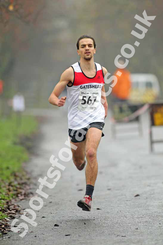 567 Senior Mens Heaton Harriers Memorial Road Race.